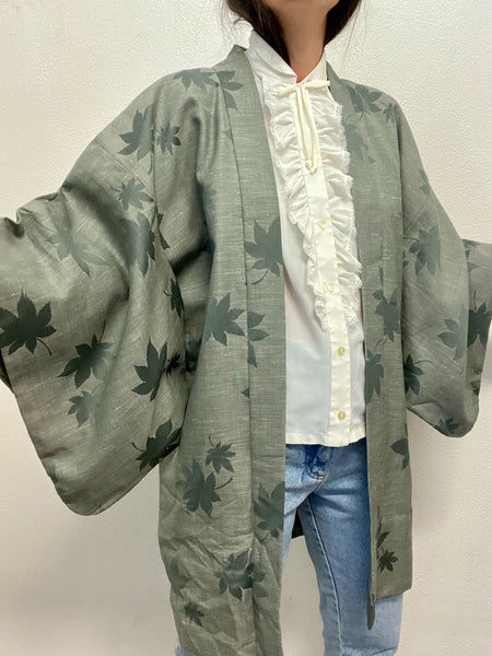 Kimono de Seda Gris Hojas
