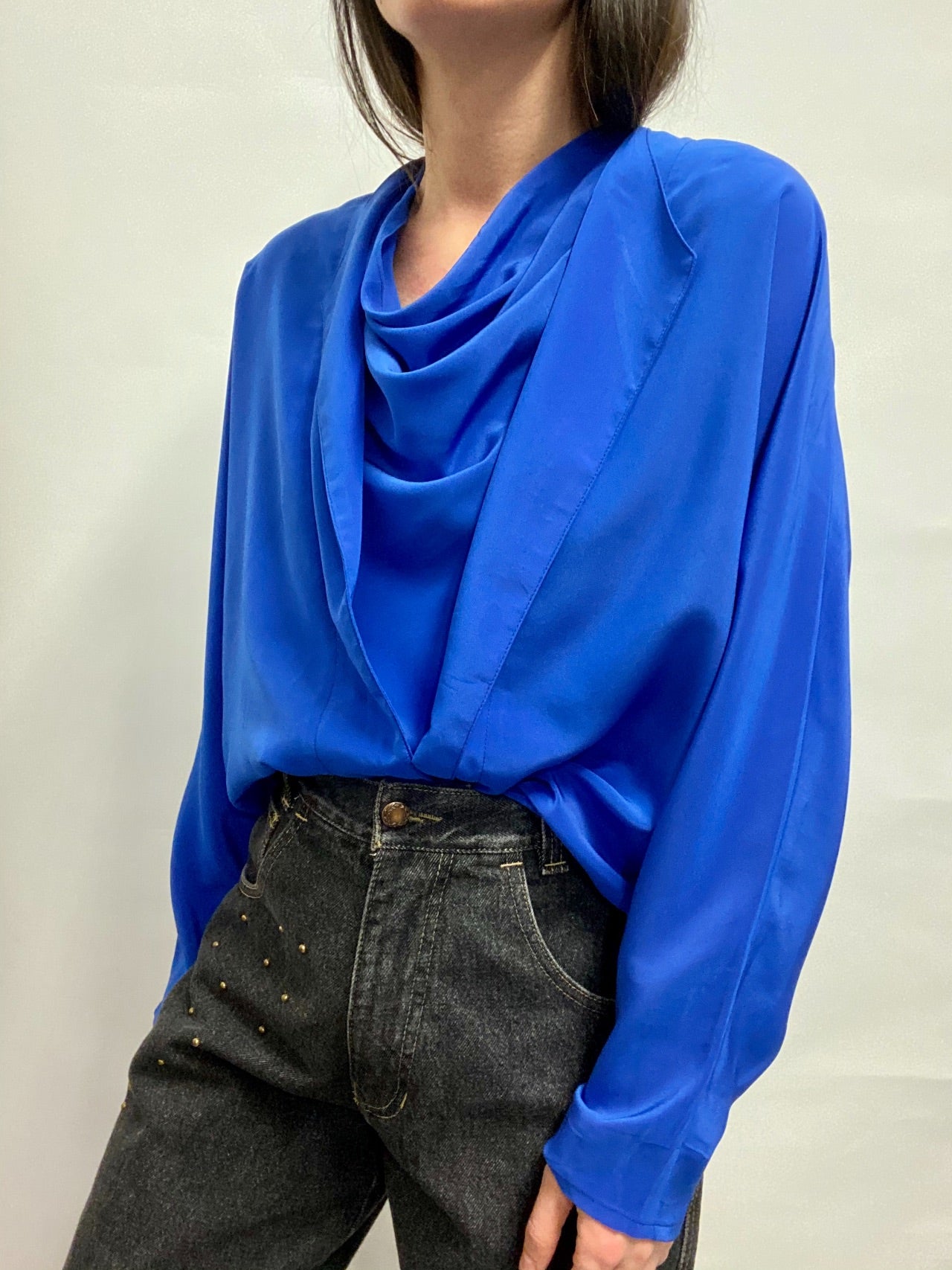 Blusa Cuello Fluido Color Azulón / Talla M-L