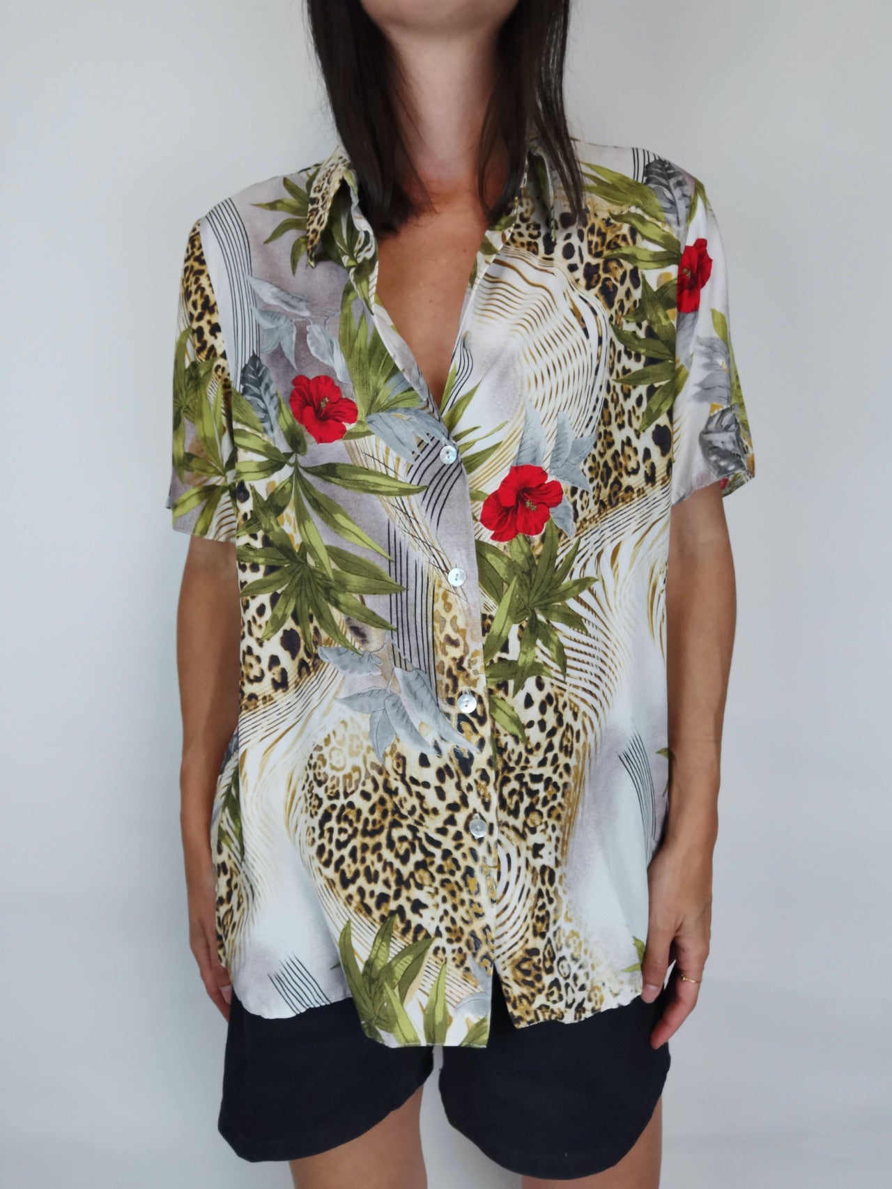 Blusa Hawaii Animal Print & Red Flowers / Talla S