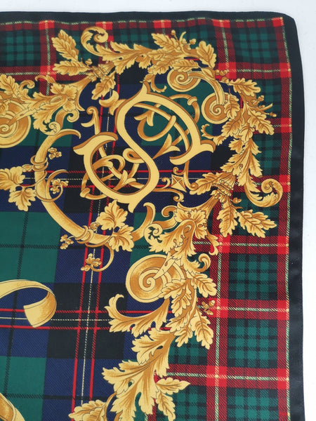 Pañuelo Cuadritos Escoceses Y Emblema